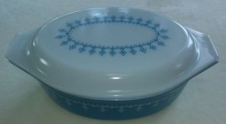 Vintage Pyrex 2 1/2 Quart Casserole Dish Blue Snowflake Garland 3