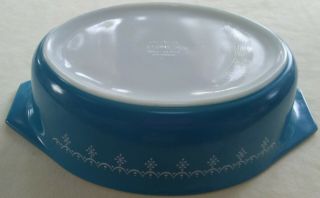 Vintage Pyrex 2 1/2 Quart Casserole Dish Blue Snowflake Garland 5