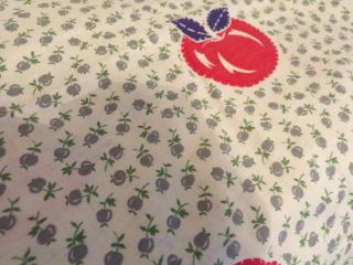 VTG COTTON QUILT FABRIC NOVELTY RED APPLES ON WHITE W/ TINY GRAY APPLE 5