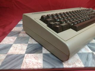 Vintage COMMODORE 64 Computer Powers On Missing Key 3