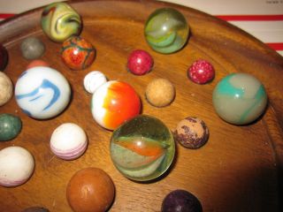 ANTIQUE/VINTAGE MARBLES WITH A BLACK WALNUT GAME BOARD IN 3