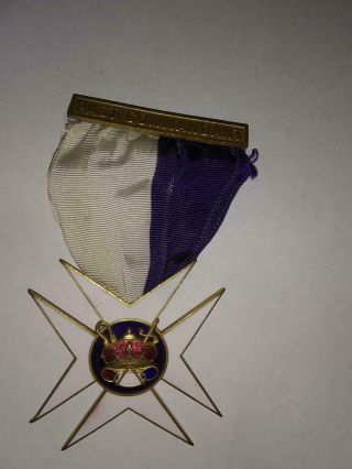 Vintage Antique Past Commandant Odd Fellow Pin Enamel Medal Badge Pin Patriarchs