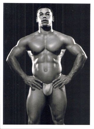 Gay: Vintage 2000s Semi - Nude Male 5x7 Photograph Buff Bodybuilder In Pouch P2
