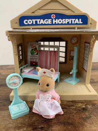 Sylvanian Families Cottage Hospital & Emily Nightingale Vintage 1991