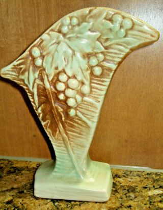 Vintage Unmarked Mccoy Brown And Green Grape And Leaves Vase