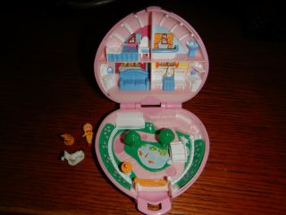 Vintage Polly Pocket Compact 1989 With Dog And Cat And Polly