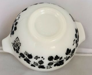 Vintage Pyrex Black Gooseberry Cinderella Bowl 1 1/2 Pt 441 Shiny Rare 4