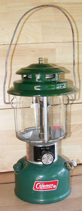 Vintage 1974 Green Coleman 200h Double Mantle Light Lantern Dated 8/74