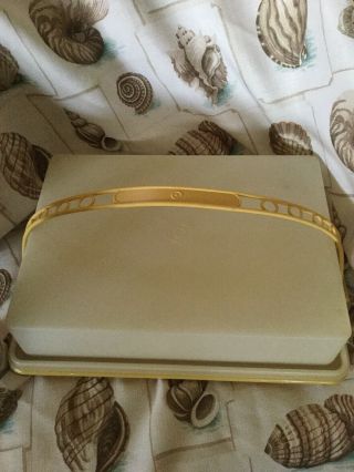 Vintage Tupperware Fresh N Fancy Cake Carrier With Handle Harvest Gold 622 - 5 Guc