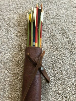 Estate Vintage Collectible Archery Wood Arrows And Quiver