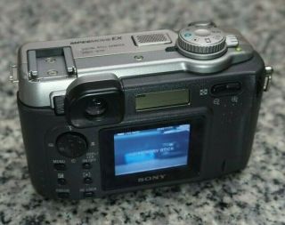 VTG Sony DSC - S75 3.  3MP Digital Camera Bundle W/ 128MB MS 4