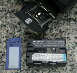 VTG Sony DSC - S75 3.  3MP Digital Camera Bundle W/ 128MB MS 8