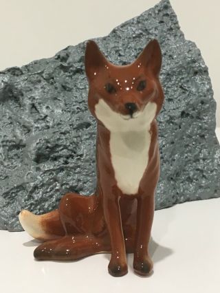 Vintage Beswick Fox Sitting – Red Brown And White Gloss - Model No.  1748