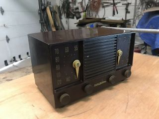 Vintage RCA Victor Tube Radio AM FM Model 2 - XF - 91 2