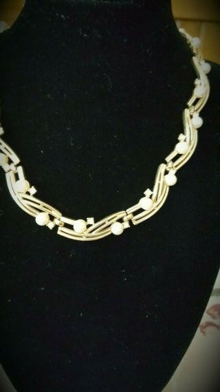 vintage gold tone faux pearl rhinestone Trifari necklace 4