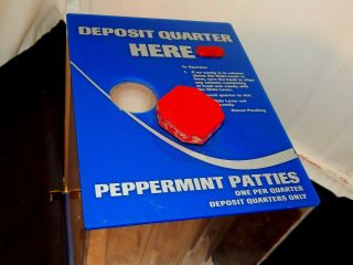 VINTAGE TABLE TOP 25 CENT PEPPERMINT PATTIES VENDING MACHINE WITH KEY 2