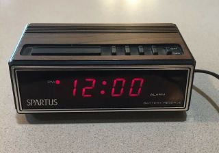 Vintage Spartus 1108 Alarm Clock Faux Wood Red Led Electric Battery Reserve