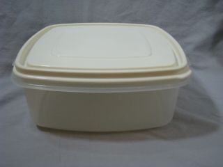 Vintage Rubbermaid 3 Servin Saver 10 Cup Square Storage Canister Container