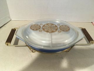 Vintage Pyrex Blue 1 1/2 Qt Divided Casserole With Lid And Serving Stand.
