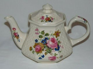 Vintage Sadler England Ironstone Pottery English Rose Bouquet 4 Cup Tea Pot