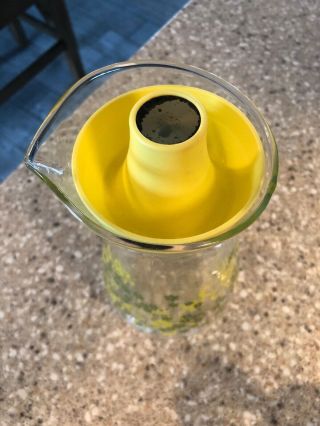 Pyrex Crazy Daisy Spring Blossom Juice Carafe Pitcher Vintage Yellow Green RARE 3