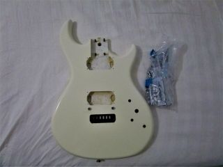 White Hh Strat Style Guitar Body With Floyd Rose Tremolo