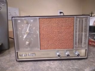Vintage 1960s General Electric Ge Clock Radio Fm/am Radio Model C2550b