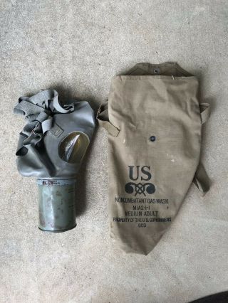 Vintage Us Ww2 Wwii Noncombatant Gas Mask With Bag