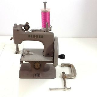 Vintage Cast Iron Singer Sewhandy Model 20 Sewing Machine,  Tan.