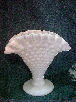Atb Fenton Vintage White Milk Glass Hobnail Ruffled Top Bud Vase