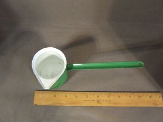 VINTAGE GRANITE WARE GREEN AND WHITE ENAMEL POURER WITH HANDLE 2