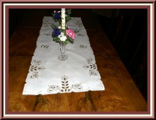 Pretty Vintage Madeira Embroidered Linen Table Runner Or Bureau Scarf