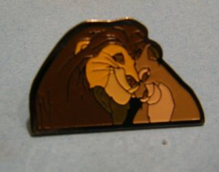 Disney Lion King Simba & Nala Caph Belgium Vintage Pin Badge Z8j