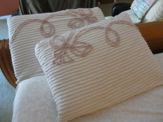 Vtg Chenille 24 X 19 Standard Pillow Shams.  White.  Dusty Rose Bows.  See Descrip