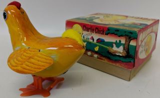 Vintage 1960 ' s Kanto (Japan) Tin Wind - up CHARLIE CHICK Toy Chicken 2