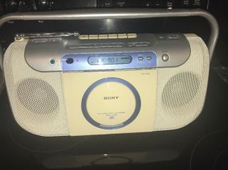 Vintage Sony Boombox Radio Cd Cassette Player Sounds Great Cfd - E100
