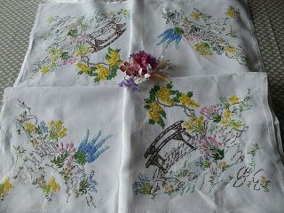 Vintage Hand Embroidered Tablecloth - Flower Gardens - Stunning Mimosa