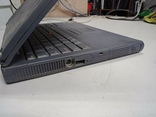 Vintage 90s Pentium 2 HP Omnibook 4100 Laptop windows me installed 3