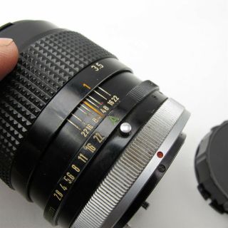 Vtg CANON 100mm F/2.  8 FD mount Camera lens Japan made 6