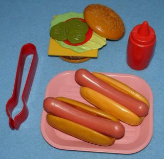 Vintage Fisher Price Fun W/ Food 2134 Hot Dog Lunch & 2135 Burger Deluxe