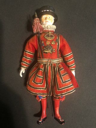 Vintage The Beefeater Gin 8” Wooden Yeoman Statue W/staff Sword Felt Outfit