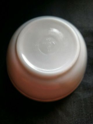 Vintage PYREX White Mixing Bowl (402) 1.  5 qt 3