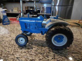 Vintage Ford 8000 Ford Tractor 1/32 Scale