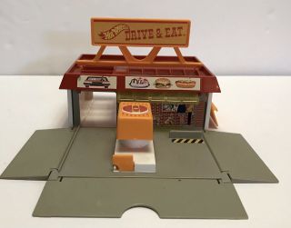 Vintage 1987 Mattel Hot Wheels Drive & Eat Sto And Go Set