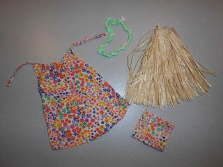 Vintage 1975 Hawaiian Barbie 7470 Outfit Wrap,  Lei And Grass Skirt