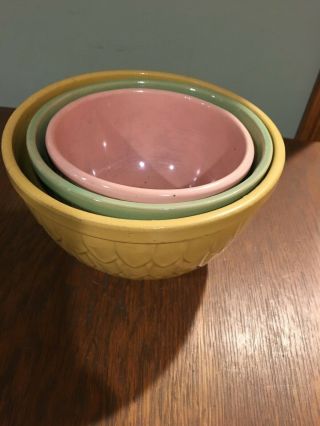 Vintage Mccoy Pottery / Nesting/ Mixing Bowls / Country Kitchen / Fish Scale