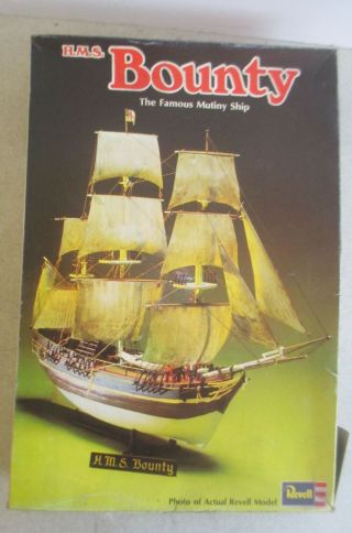 Mib Vintage 1971 Revell H.  M.  S Bounty The Famous Mutiny Ship Model