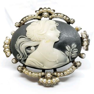 Lovely Vintage Silver Tone Faux Seedling Pearl Black Lucite Cameo Brooch Pin