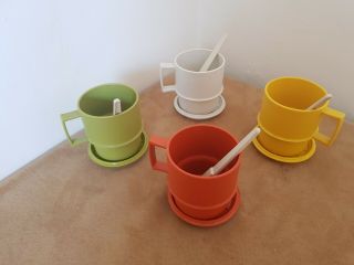 Vintage Tupperware Set Of 4 Stackable Mugs With Lids/coasters And Spoons