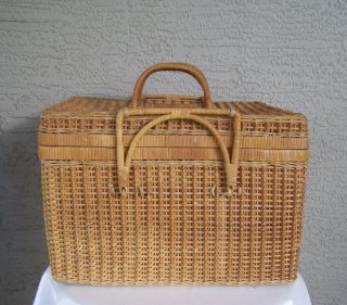 Vintage Wicker Picnic Basket Sewing Folding Lock Handles 16.  5 " X 11.  5 " X 14 "